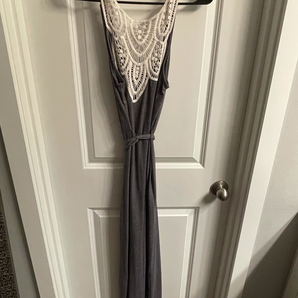 nettyleapower Updated a minute ago Merona maxi dress with crochet back